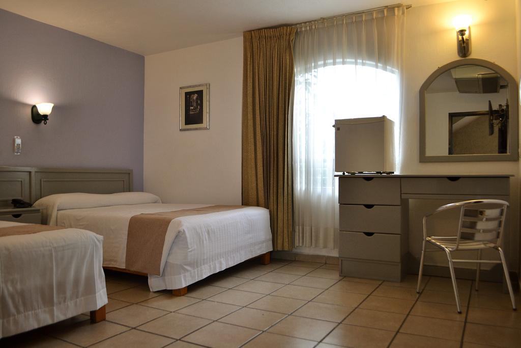 גואדלחארה Hotel Villa Del Sol Expo מראה חיצוני תמונה
