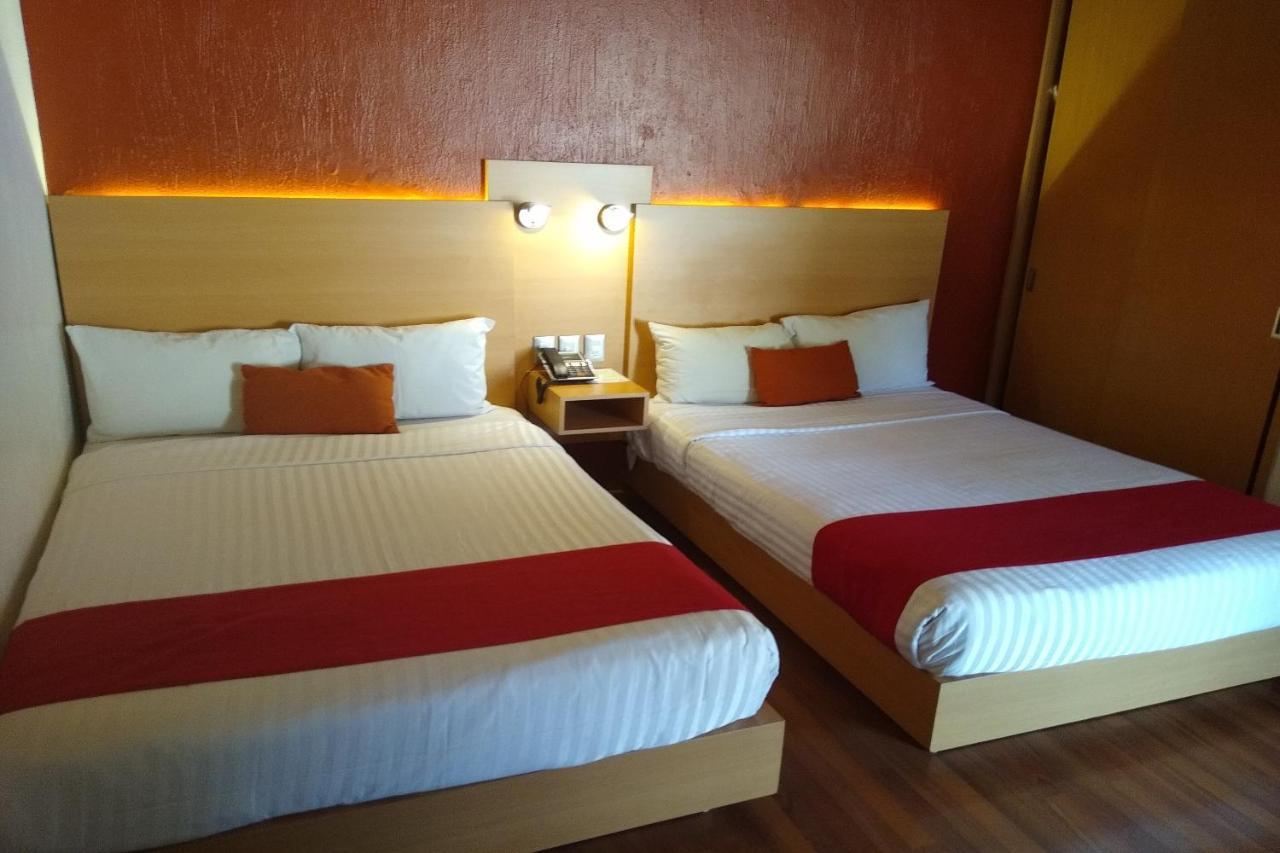 גואדלחארה Hotel Villa Del Sol Expo מראה חיצוני תמונה
