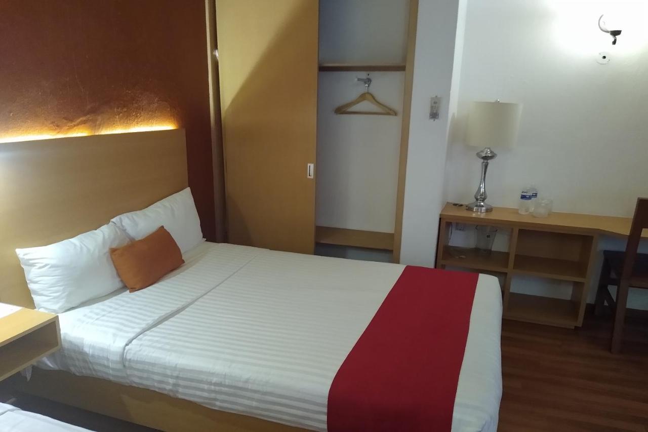 גואדלחארה Hotel Villa Del Sol Expo מראה חיצוני תמונה